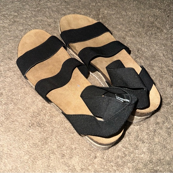 New Direction Espadrilles - Picture 2 of 3